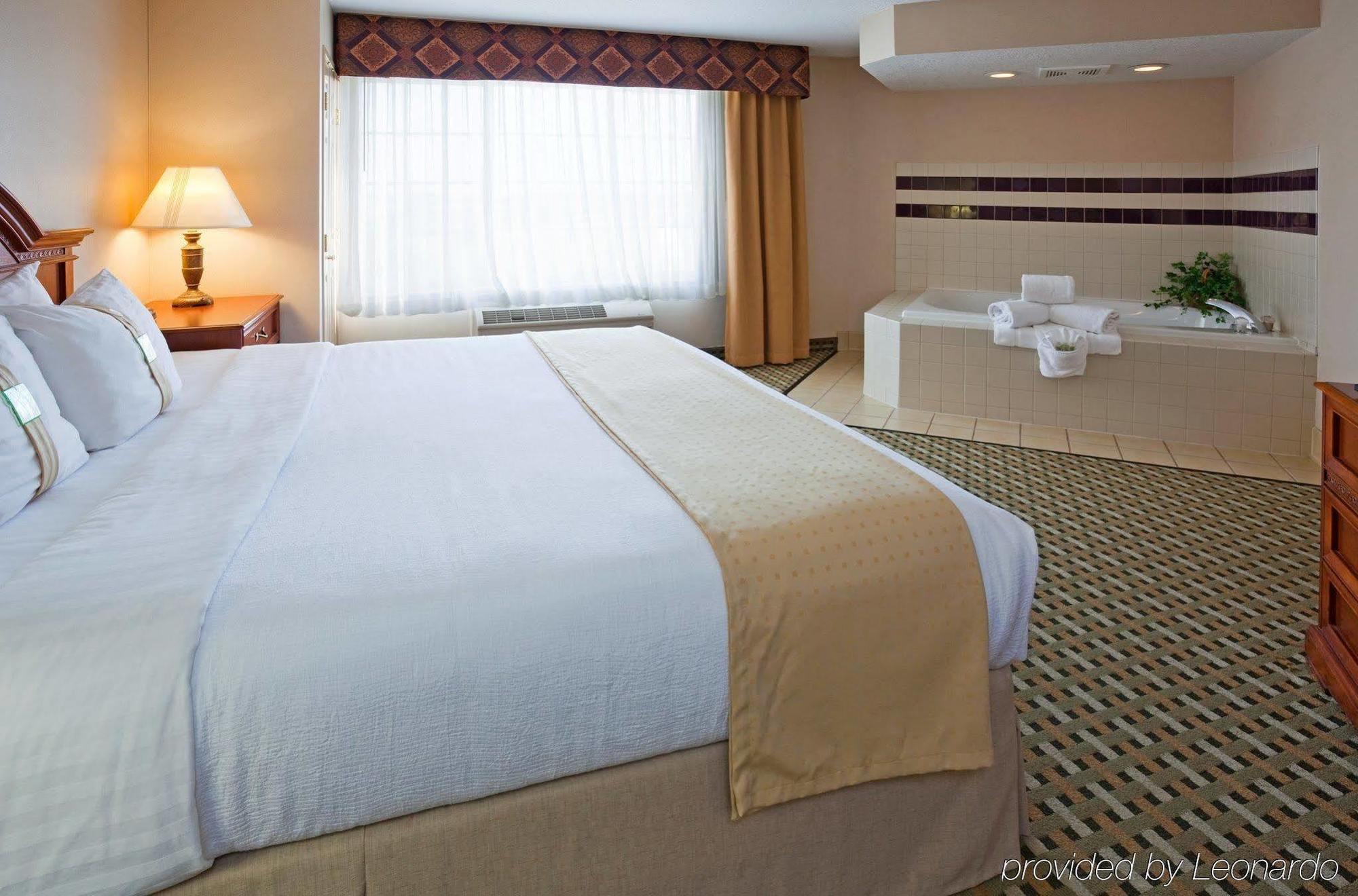 Holiday Inn Milwaukee Airport By Ihg Экстерьер фото
